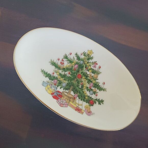 Very Nice Vintage Porcelain Bathroom Cup and Footed Soap Dish Christmas Tree Set - Picture 4 of 7